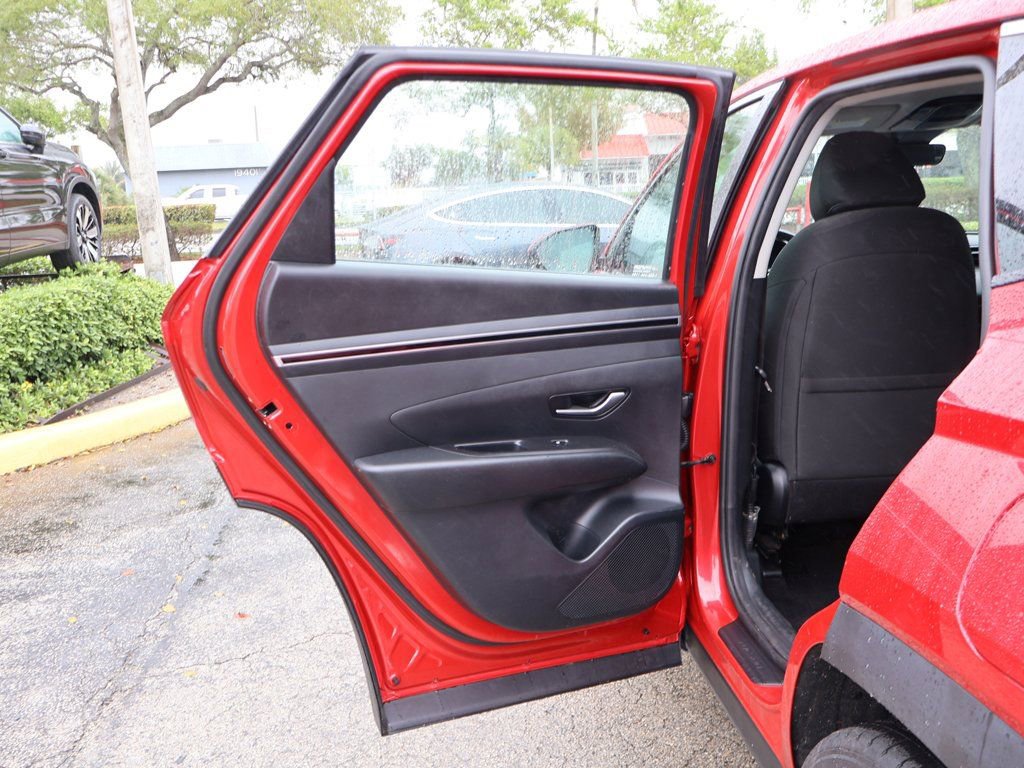 Used 2022 Hyundai Tucson SE image 21