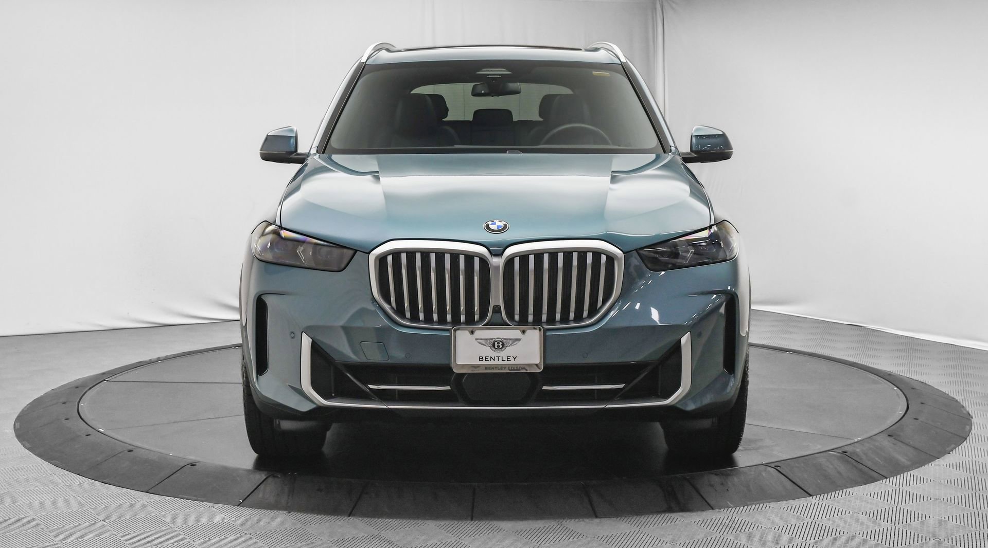 Used 2024 BMW X5 xDrive40i w/ Parking Assistance Package image 2