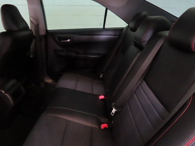 Used 2015 Toyota Camry SE image 27