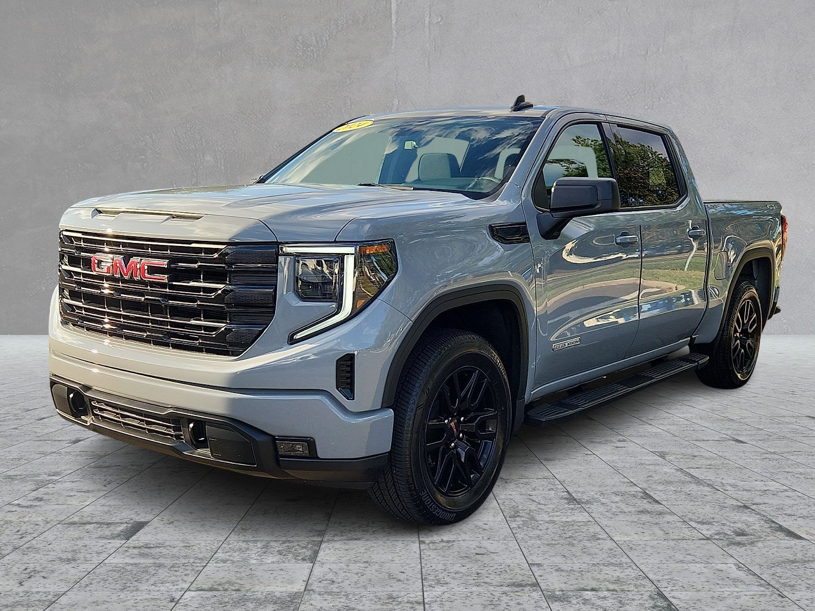 Used 2024 GMC Sierra 1500 Elevation AWD/4WD image 3
