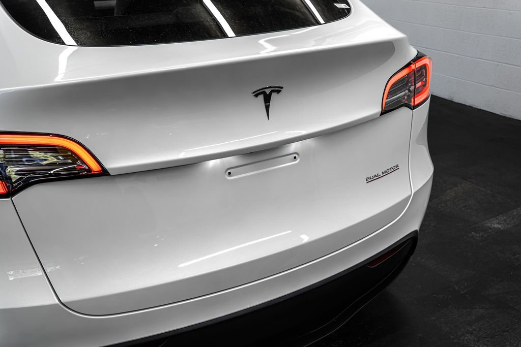 Used 2023 Tesla Model Y Performance AWD/4WD image 15
