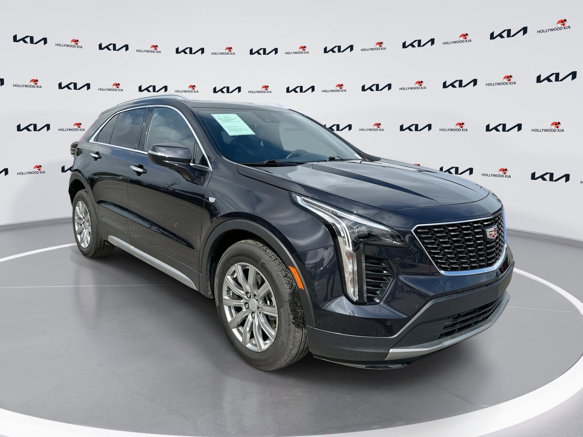Used 2023 Cadillac XT4 Premium Luxury FWD image 1