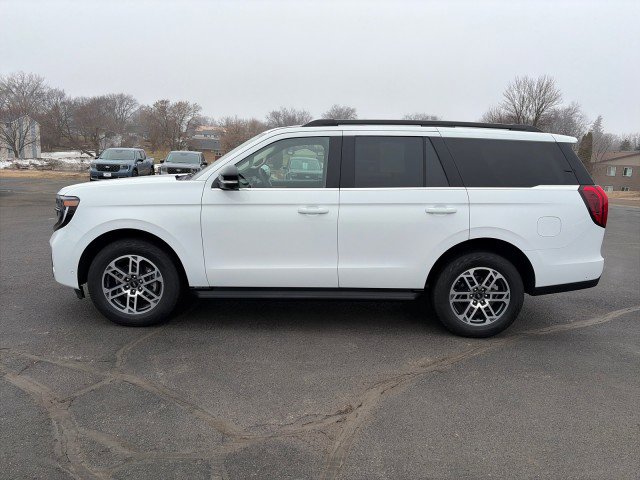 Used 2025 Ford Expedition Active image 2
