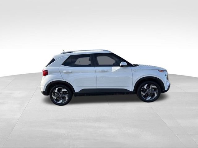 Used 2024 Hyundai Venue SEL image 8