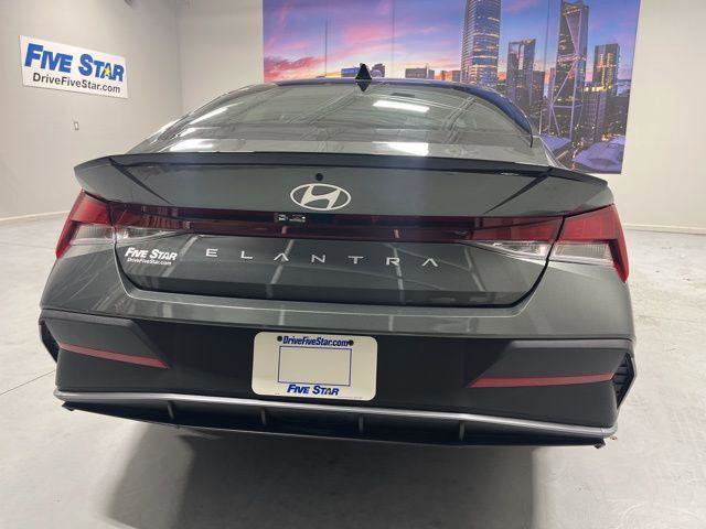 New 2026 Hyundai Elantra Sport image 25