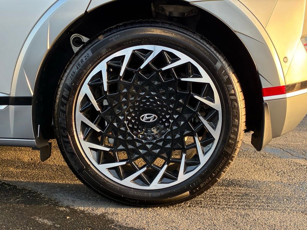 Used 2024 Hyundai Ioniq 5 Limited image 34