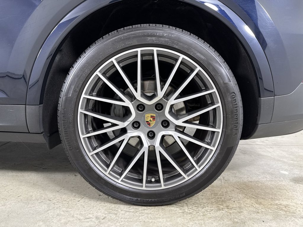 Certified 2023 Porsche Cayenne S Platinum AWD/4WD image 14