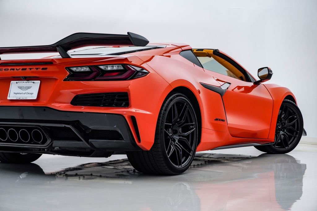Used 2025 Chevrolet Corvette Z06 w/ Z07 Performance Package RWD image 13
