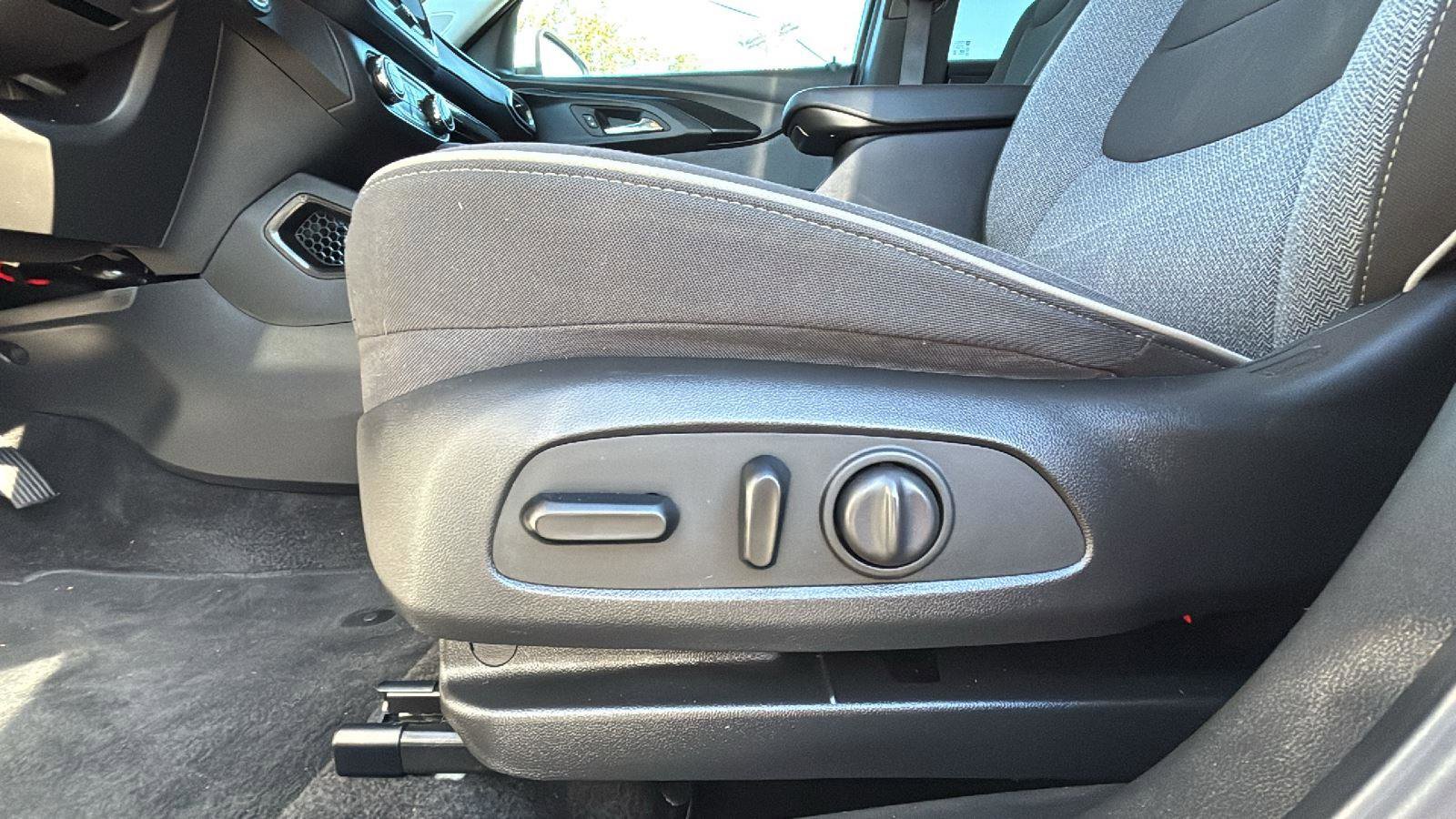 Certified 2023 Chevrolet TrailBlazer LT w/ Convenience Package image 24