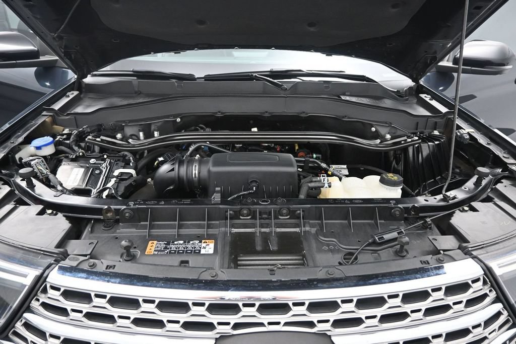 Used 2023 Ford Explorer Limited w/ Equipment Group 301A RWD image 12