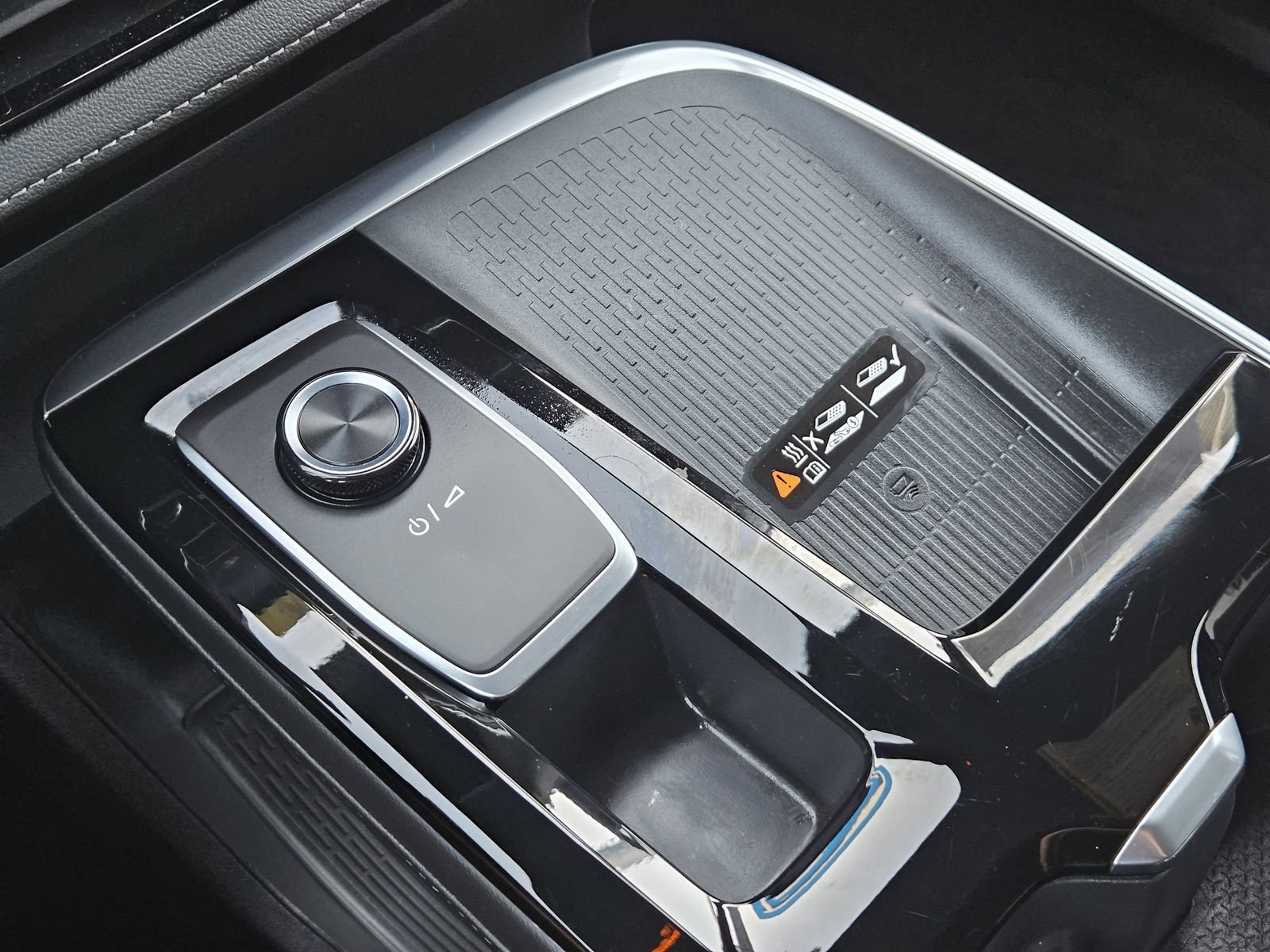 Used 2025 Buick Enclave Sport Touring image 24