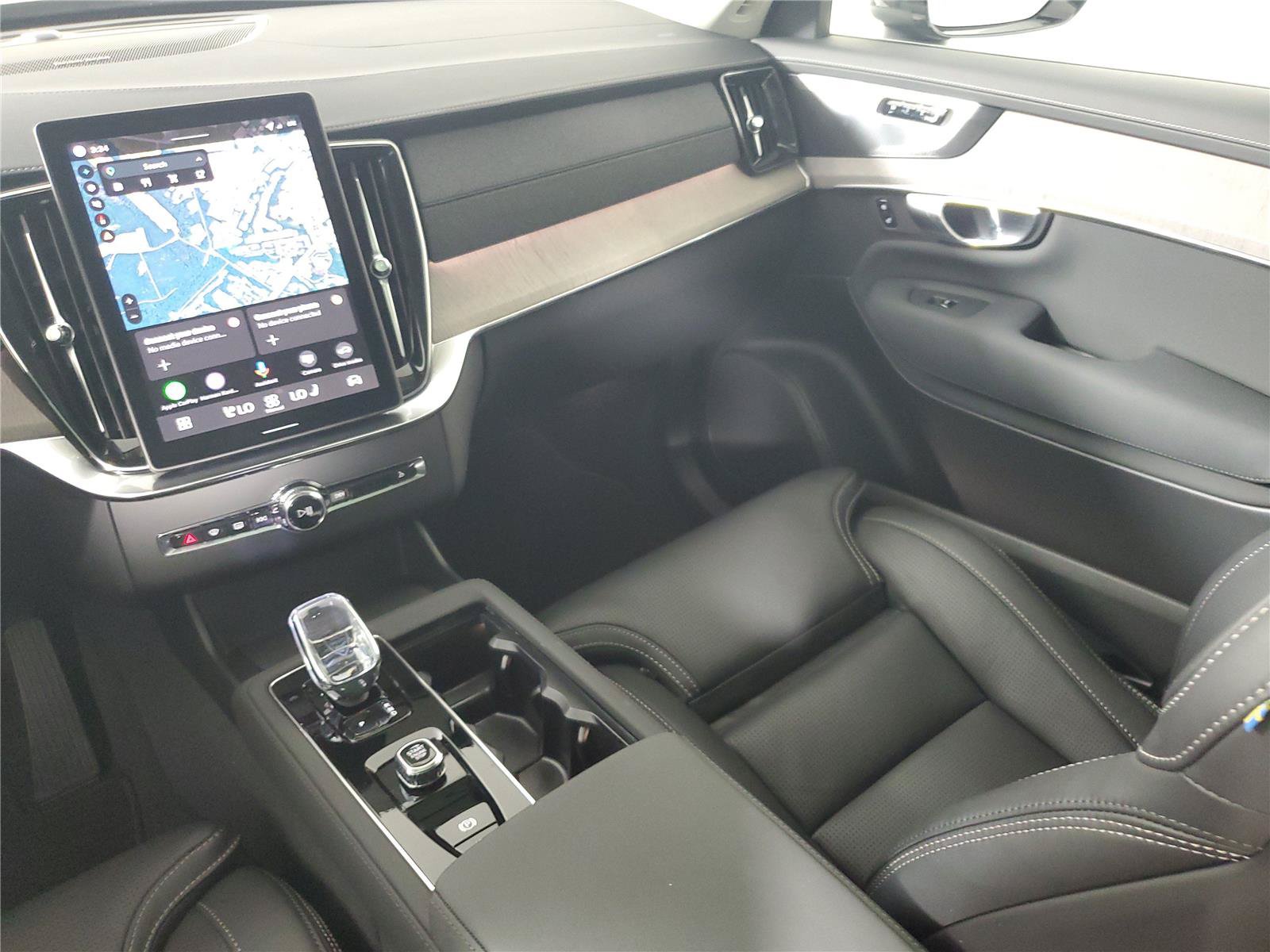 Certified 2026 Volvo XC90 B6 Ultra AWD/4WD image 14