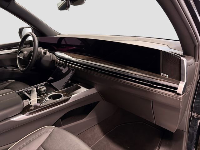 Certified 2025 Cadillac Escalade ESV Premium Luxury image 28