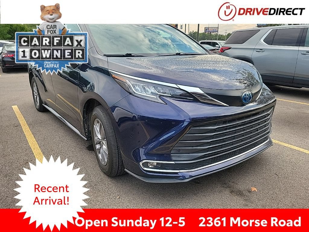 Used 2022 Toyota Sienna XLE FWD image 1