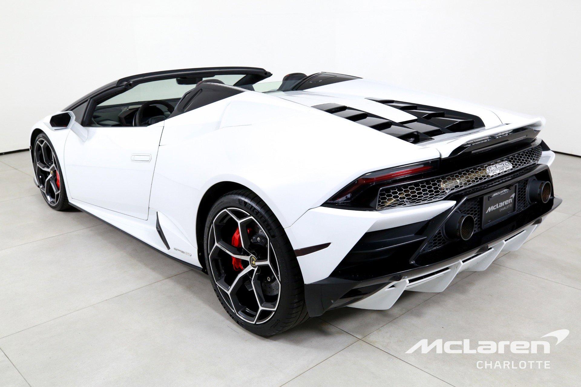 Used 2020 Lamborghini Huracan EVO image 7