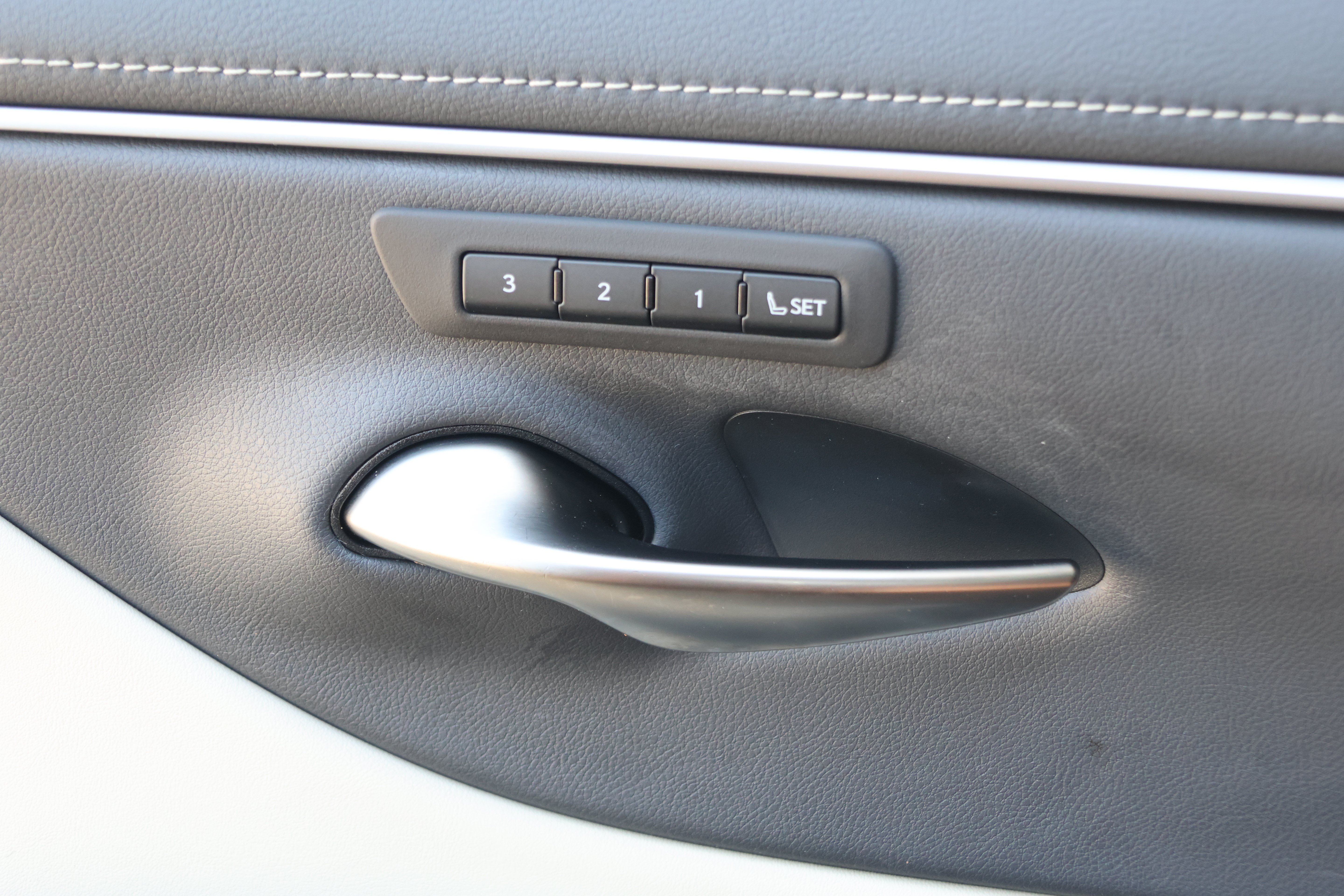Certified 2024 Lexus ES 350 w/ Premium Package FWD image 13