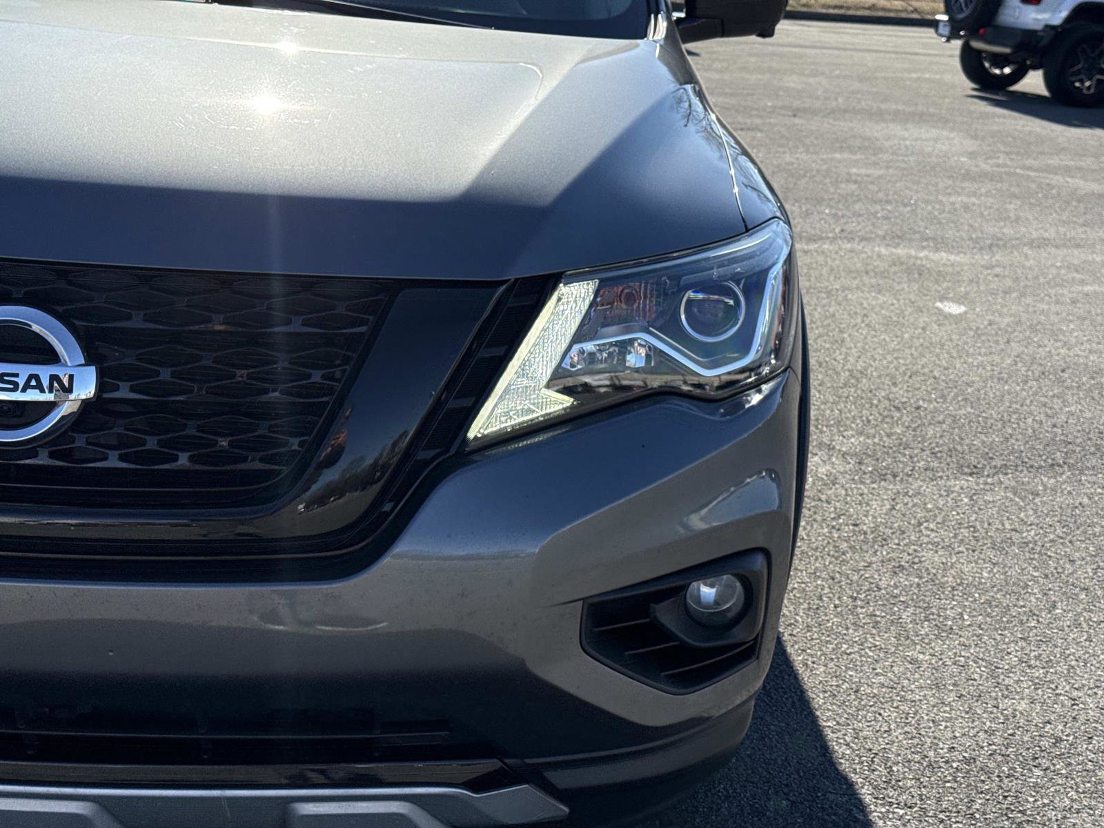 Used 2020 Nissan Pathfinder SL image 11