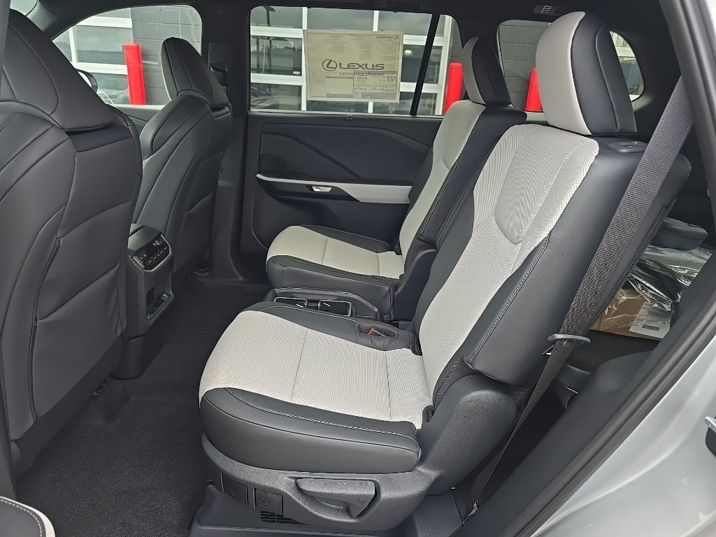 New 2026 Lexus TX 500h AWD image 29