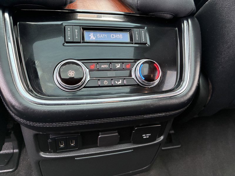 Used 2018 Lincoln Navigator Select image 23