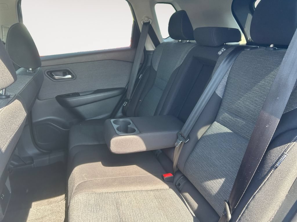 Used 2023 Nissan Rogue SV AWD/4WD image 13