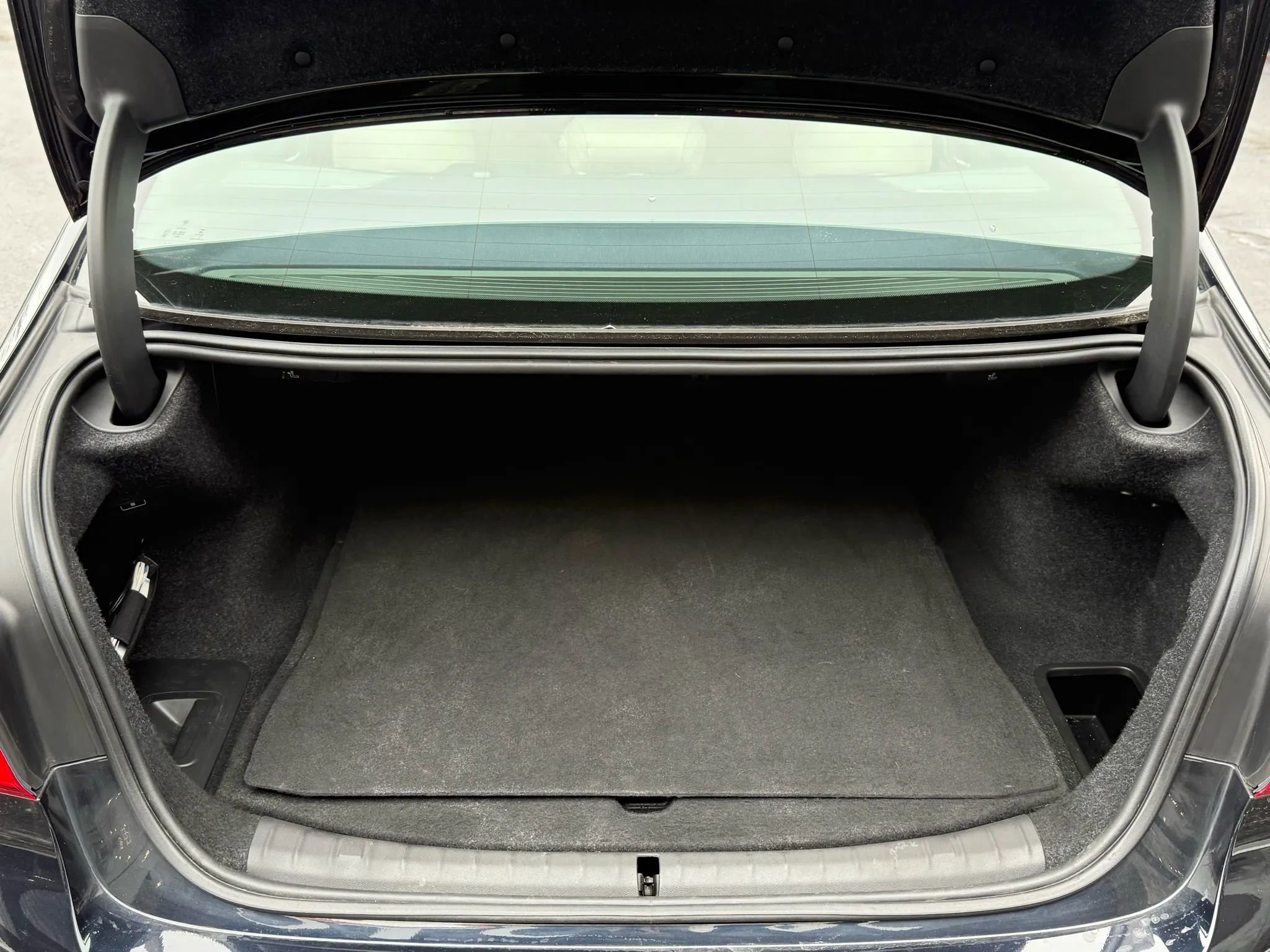 Used 2017 BMW 540i xDrive image 46