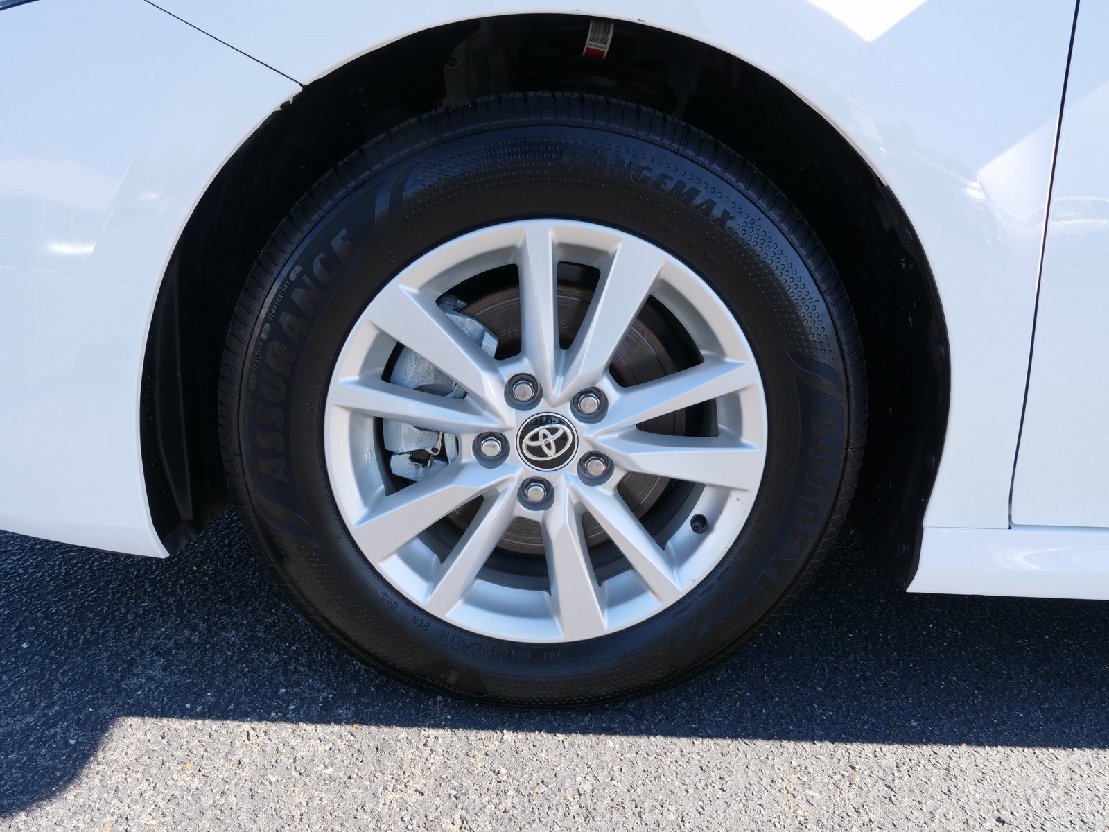 Used 2025 Toyota Camry LE image 13