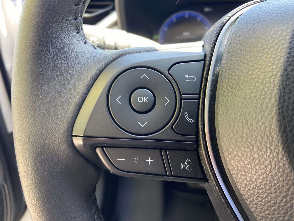 Used 2025 Toyota RAV4 Limited FWD image 33