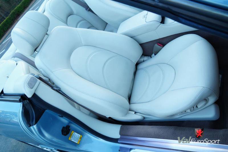 Used 2003 Jaguar XK8 Convertible image 33