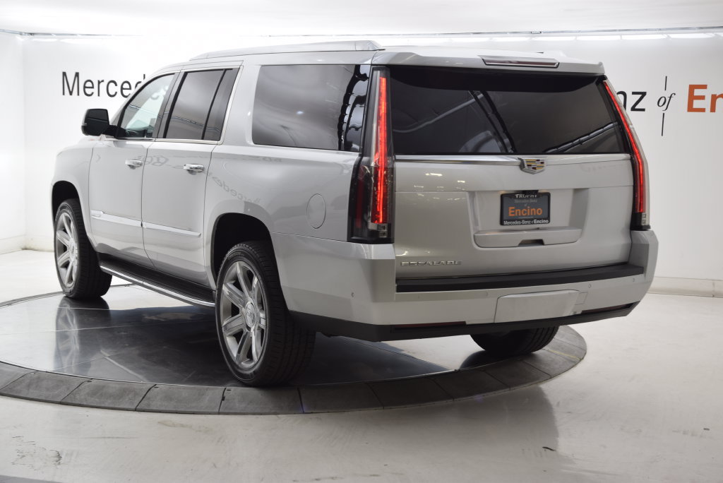 Used 2018 Cadillac Escalade ESV Luxury RWD image 4