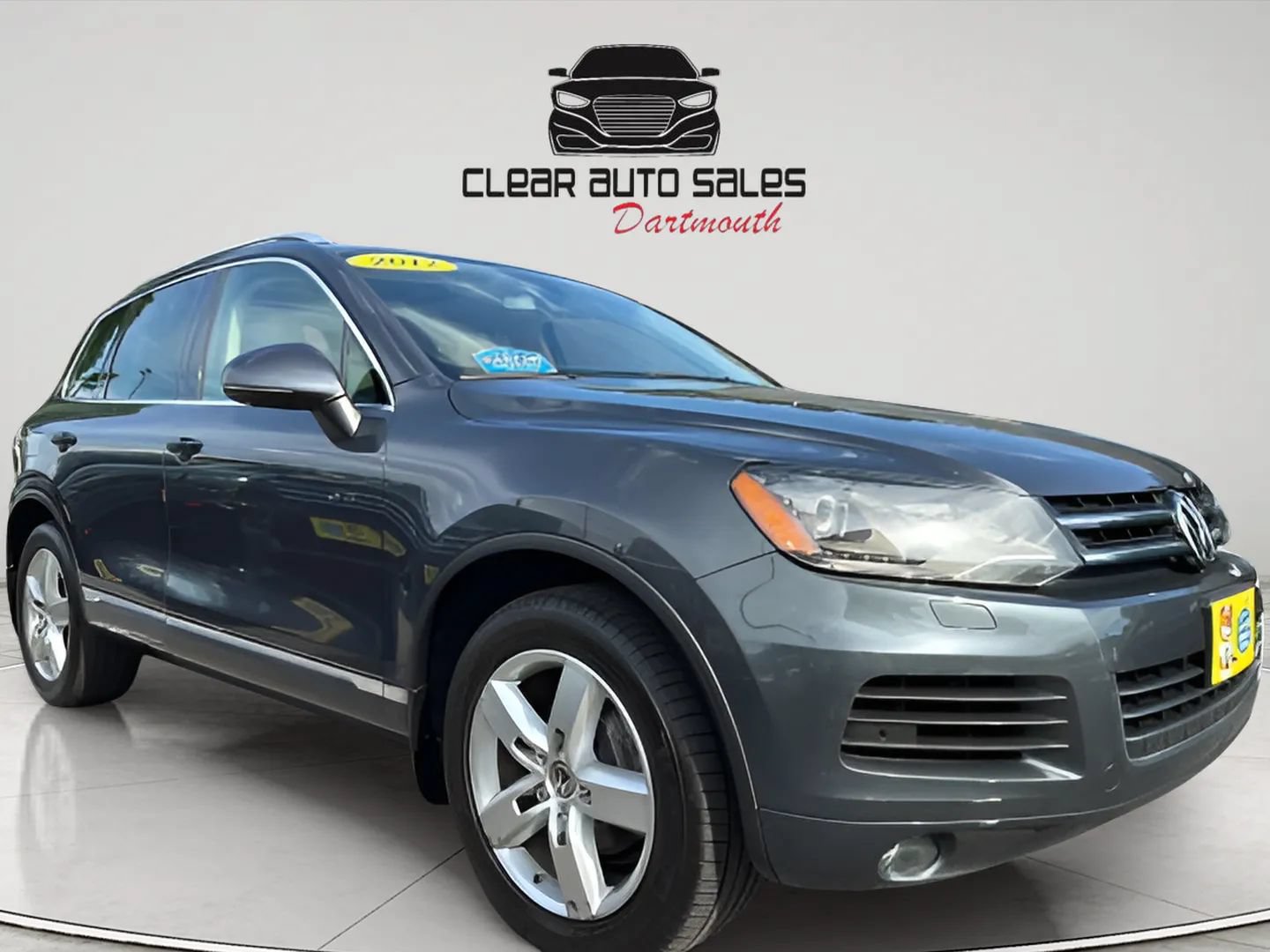 Used 2012 Volkswagen Touareg Executive AWD/4WD image 2