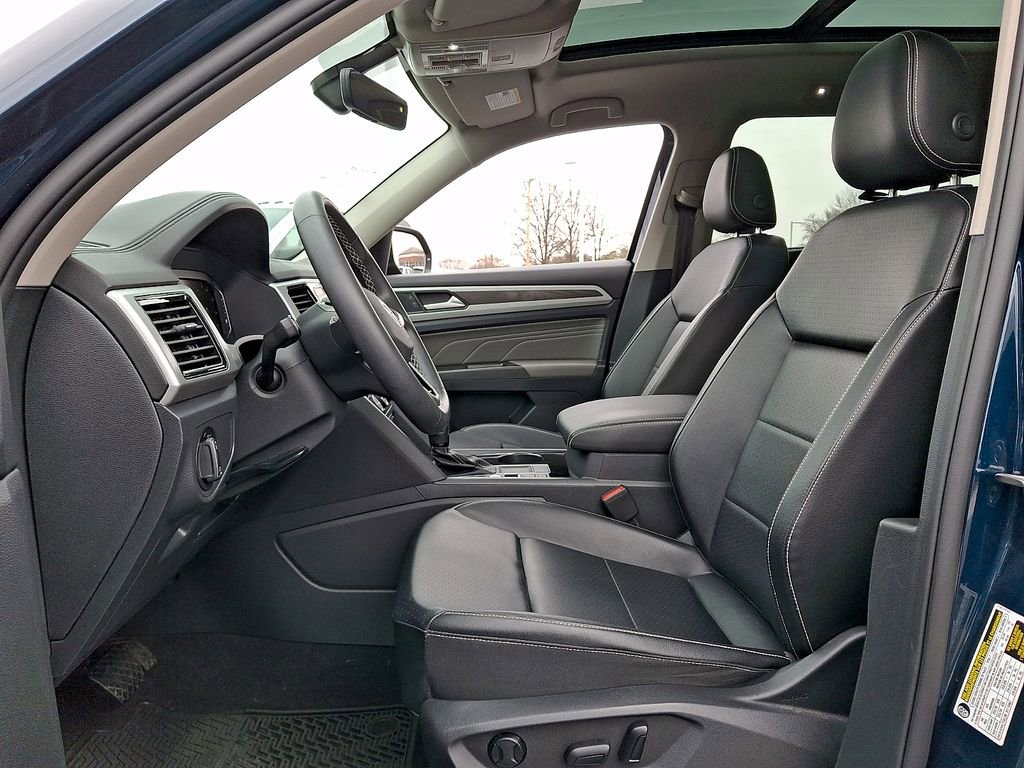 Used 2022 Volkswagen Atlas SE w/ Panoramic Sunroof Package image 13