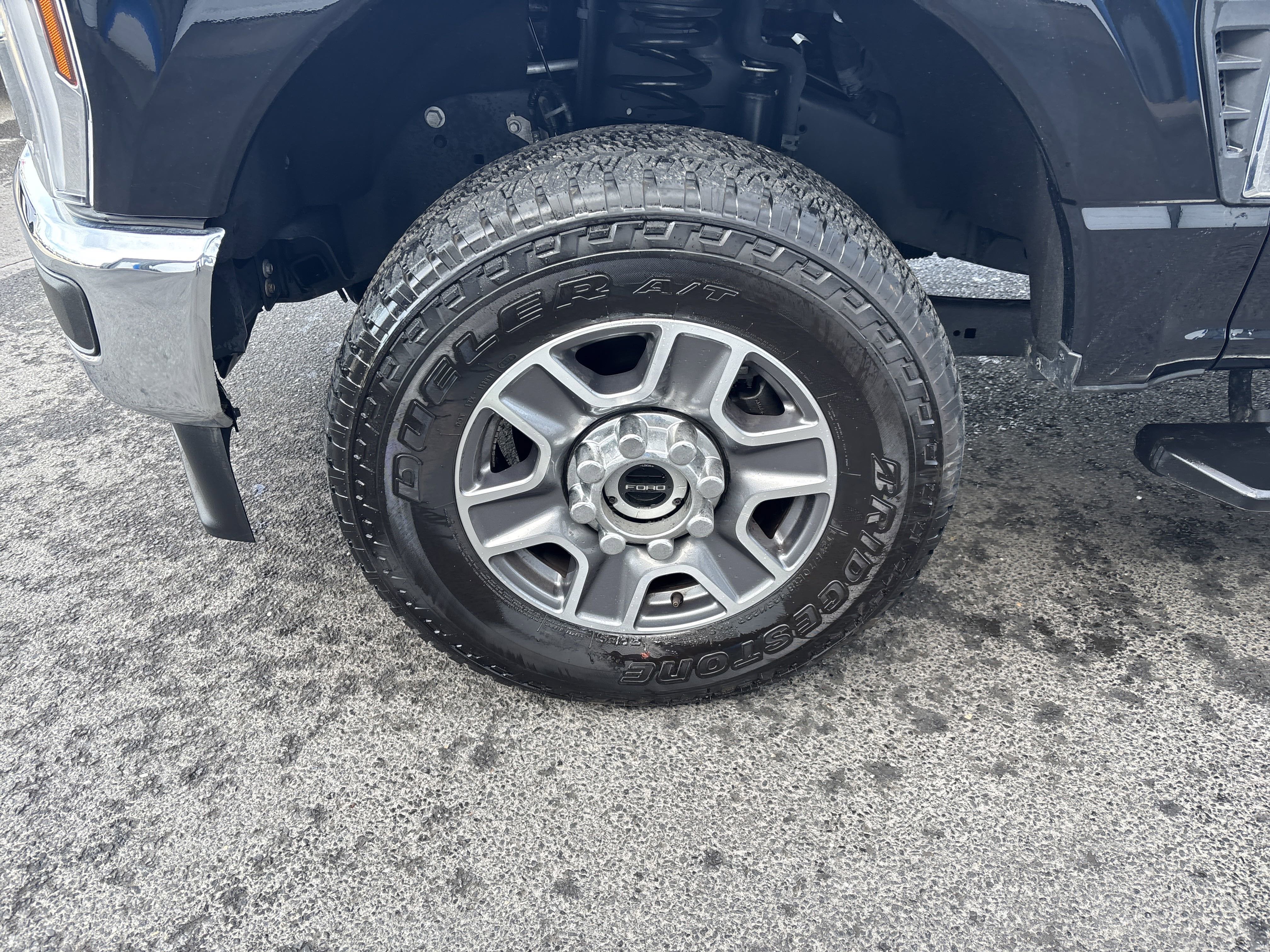 Used 2024 Ford F350 Lariat w/ Camper Package image 11