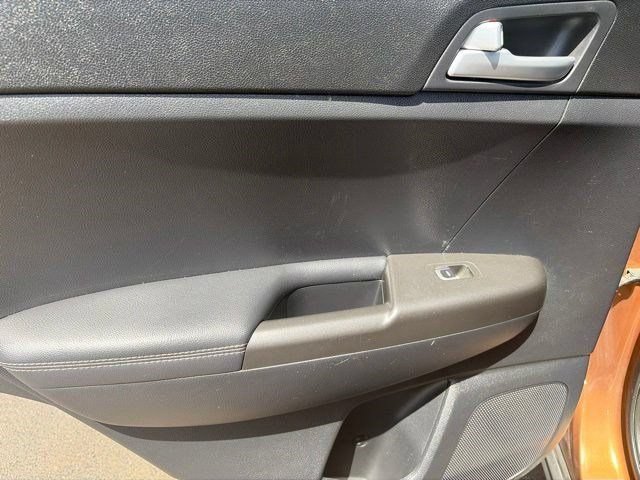 Used 2020 Kia Sportage LX FWD image 29