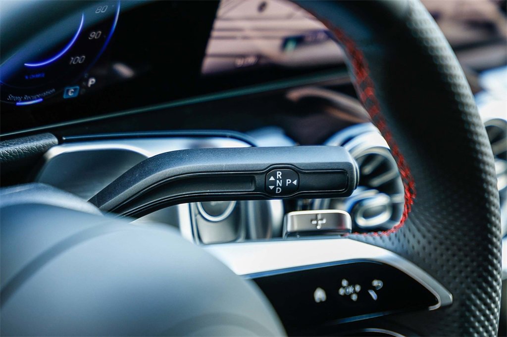 Used 2024 Mercedes-Benz EQB 300 4MATIC image 19