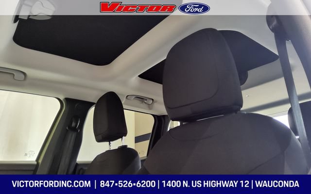 Used 2016 Jeep Renegade 75th Anniversary FWD image 11