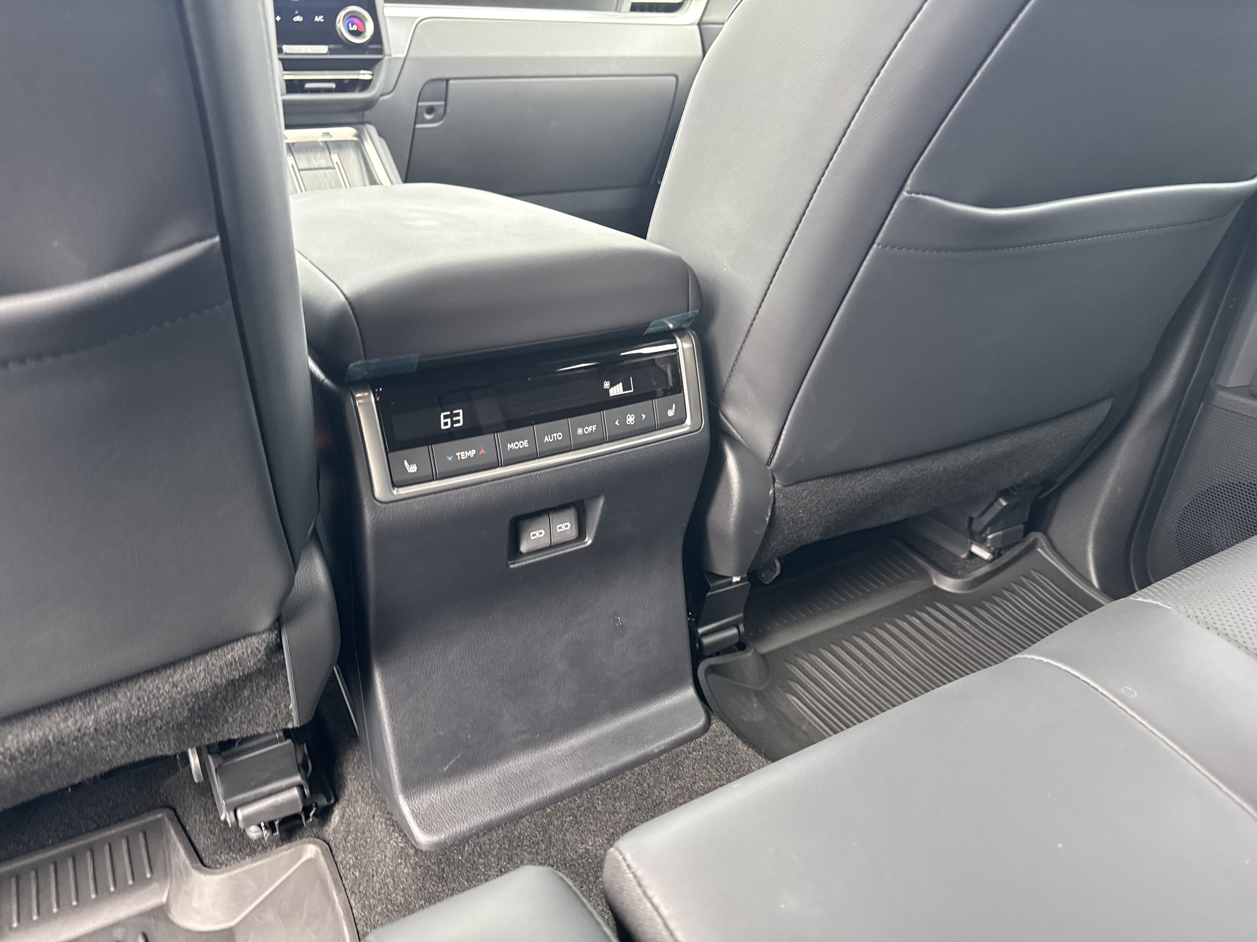 Used 2025 Lexus GX 550 w/ Accessory Package (2T) AWD/4WD image 22