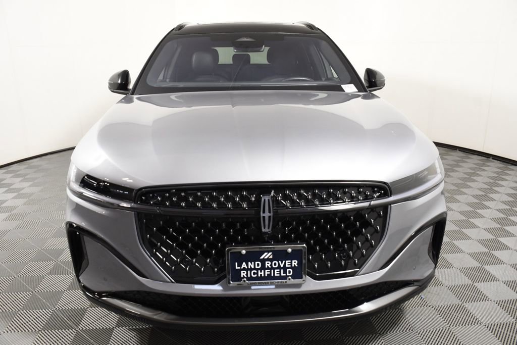 Used 2025 Lincoln Nautilus Reserve image 10