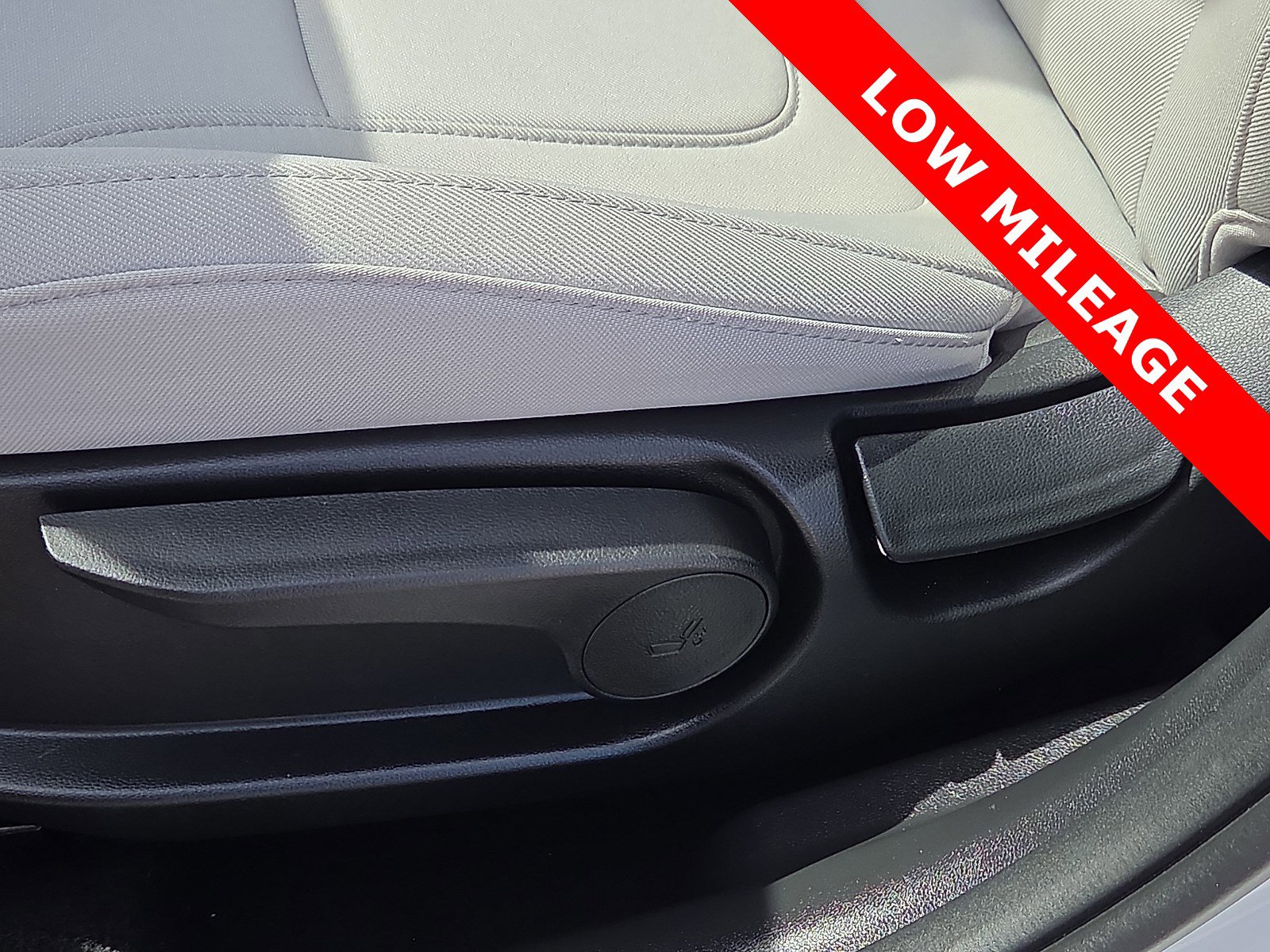 Used 2025 Hyundai Tucson SE FWD image 14