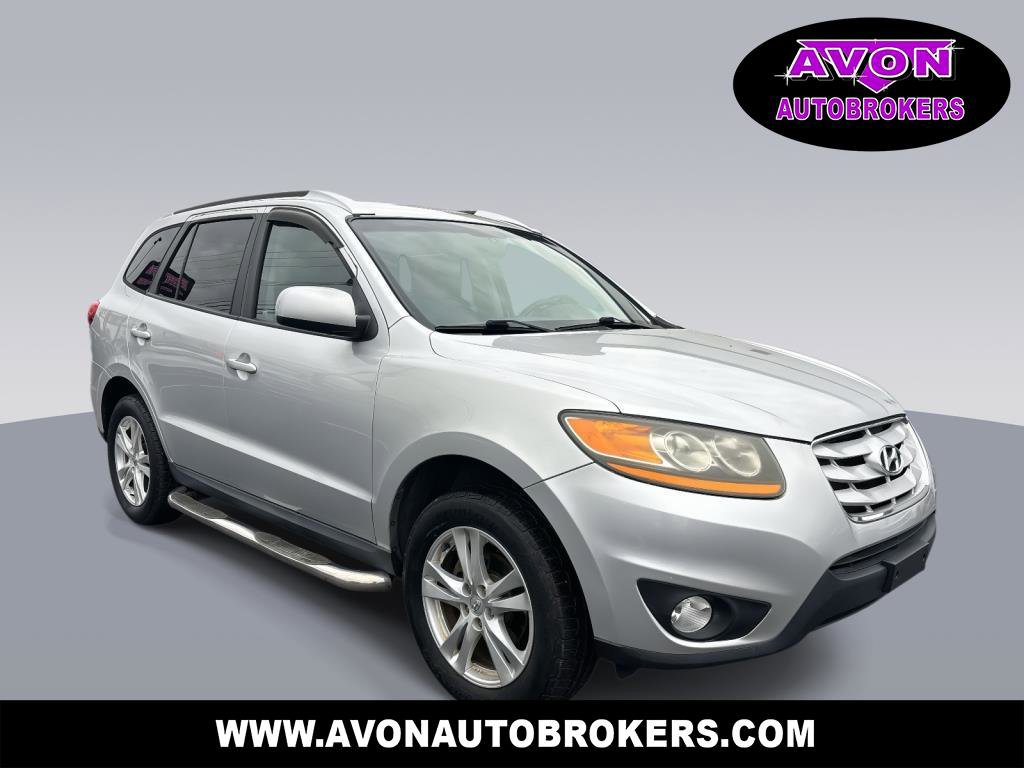 Used 2011 Hyundai Santa Fe SE image 1