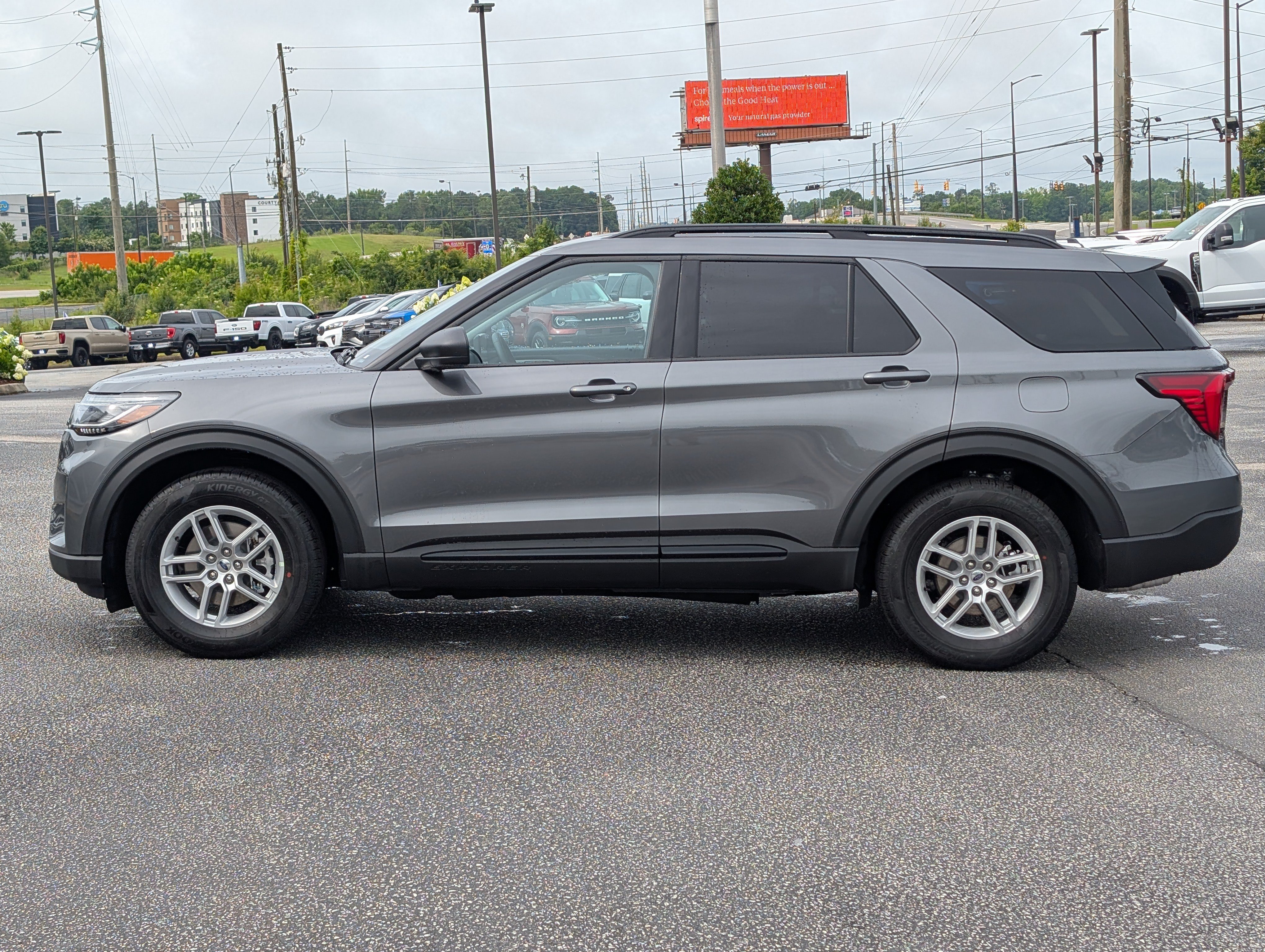 New 2026 Ford Explorer Active RWD image 14