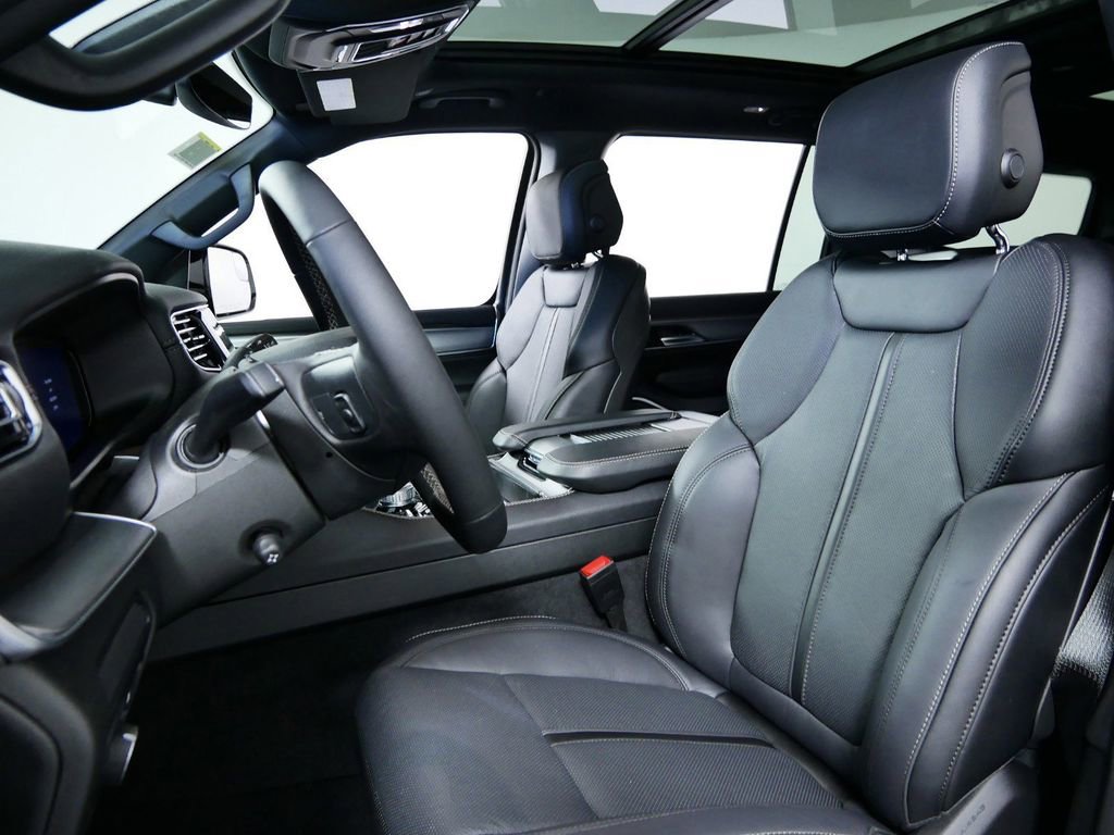 Used 2024 Jeep Wagoneer Series II image 32