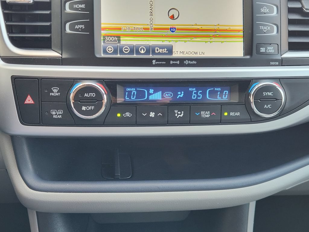 Used 2016 Toyota Highlander XLE FWD image 18