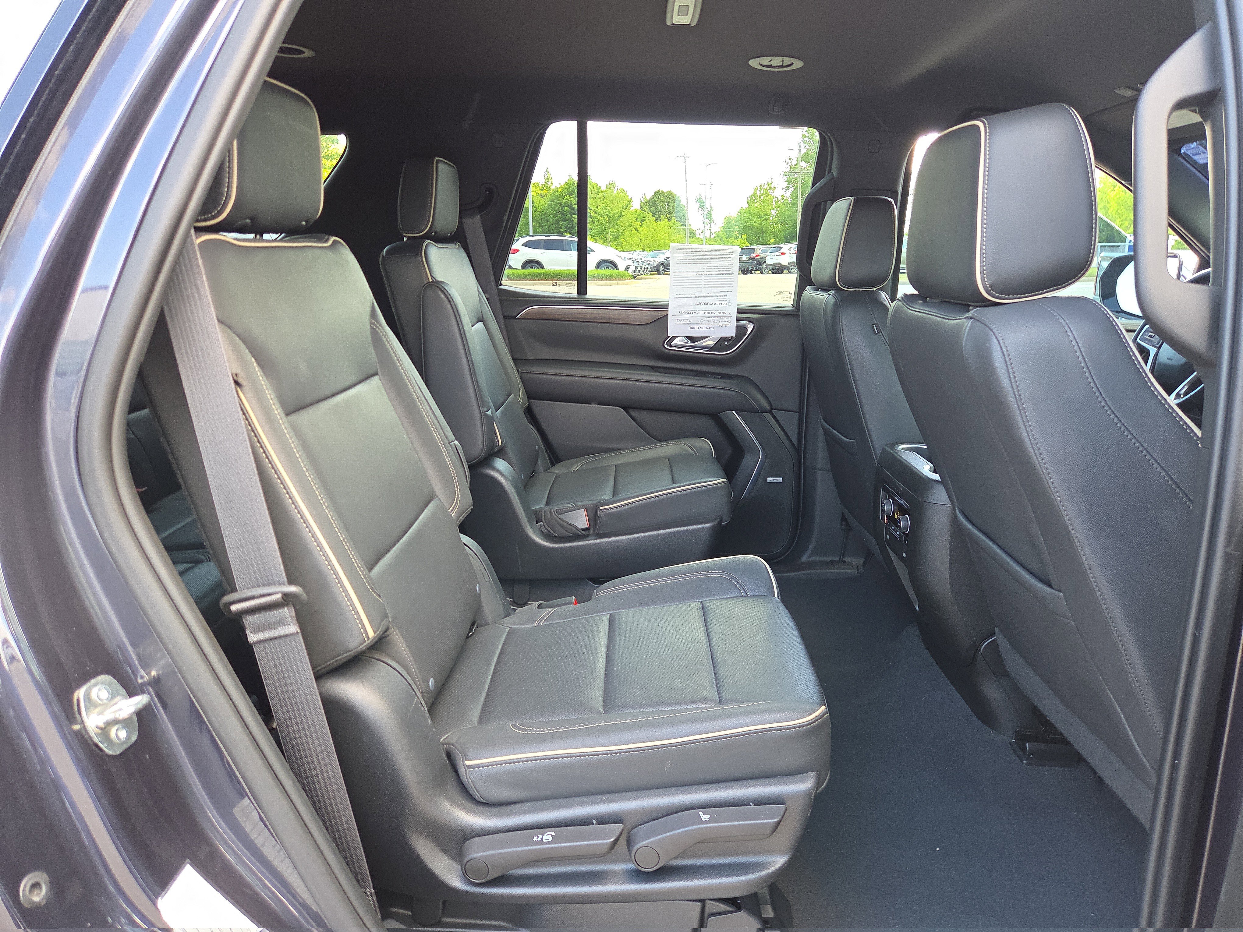 Used 2023 Chevrolet Tahoe Premier RWD image 16