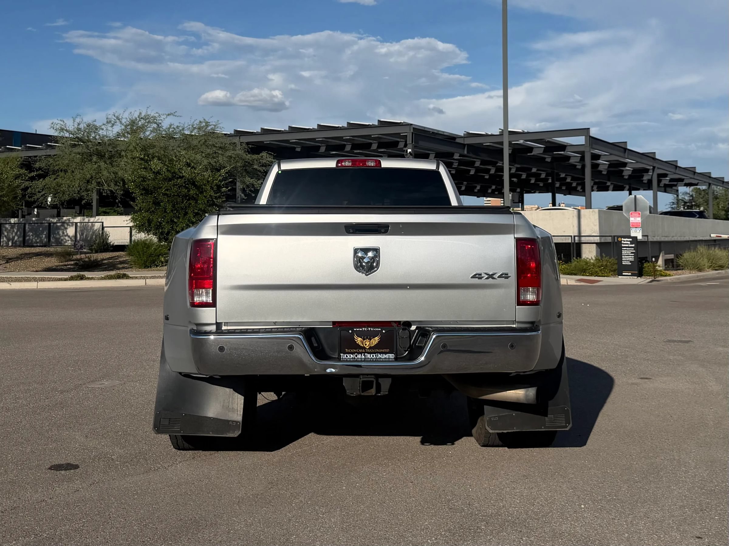 Used 2014 RAM 3500 Tradesman w/ Chrome Appearance Group AWD/4WD image 3