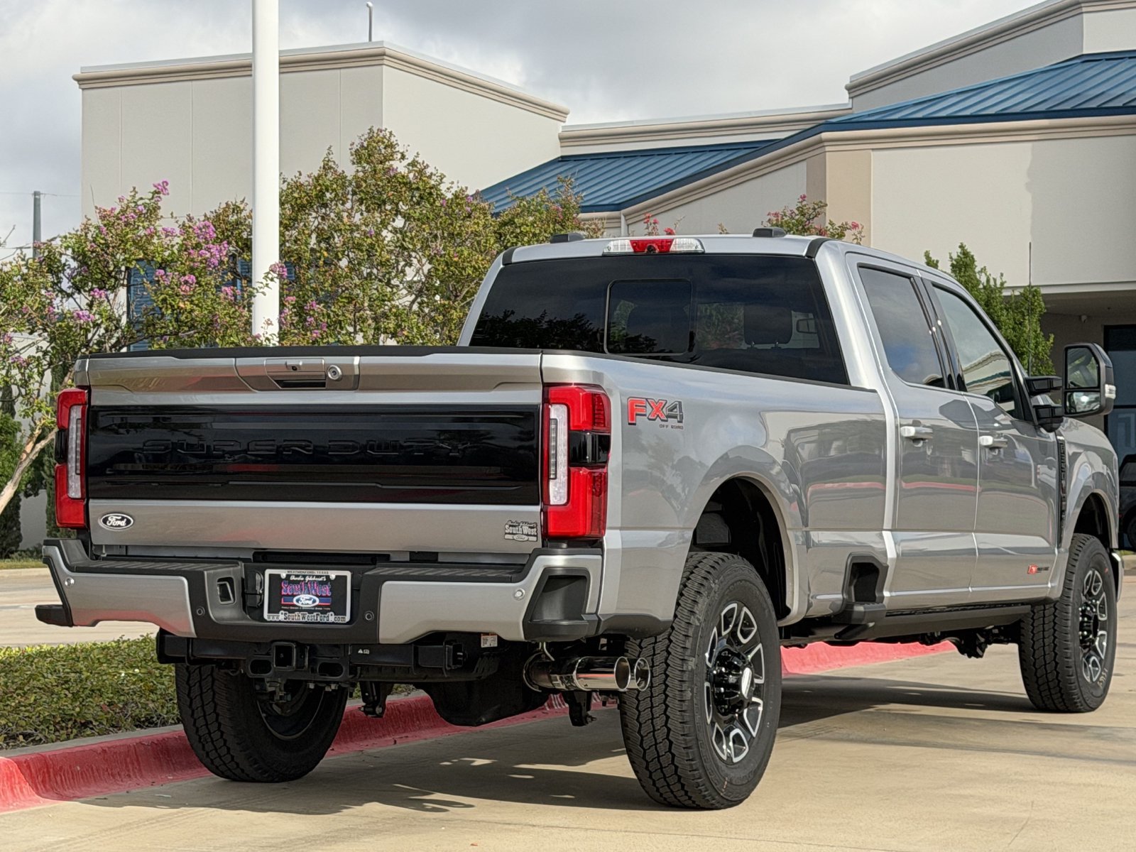 New 2027 Ford F350 Platinum w/ FX4 Off-Road Package AWD/4WD image 4