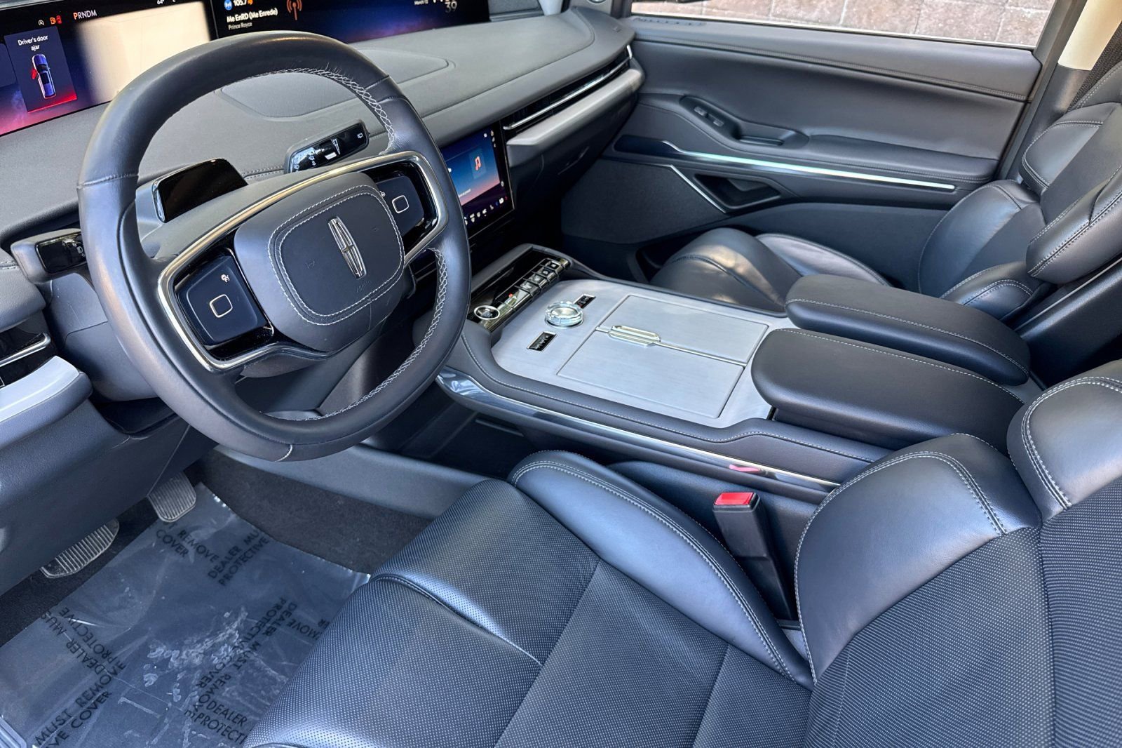 Certified 2025 Lincoln Navigator L Reserve image 10