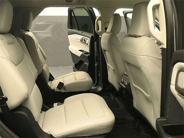 Certified 2025 Ford Explorer Platinum w/ Ultimate Package image 17