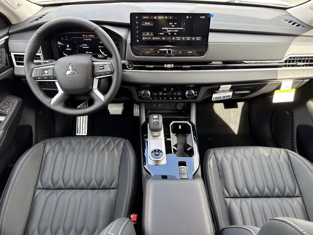New 2026 Mitsubishi Outlander SEL image 16