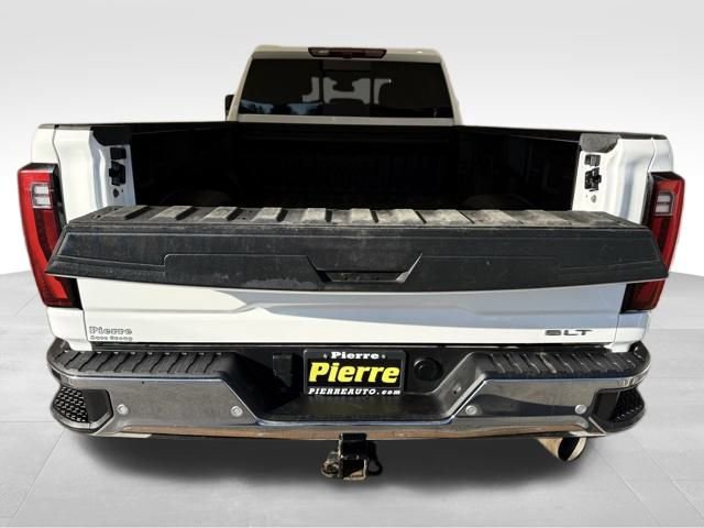 Used 2024 GMC Sierra 3500 SLT w/ SLT Premium Package image 4