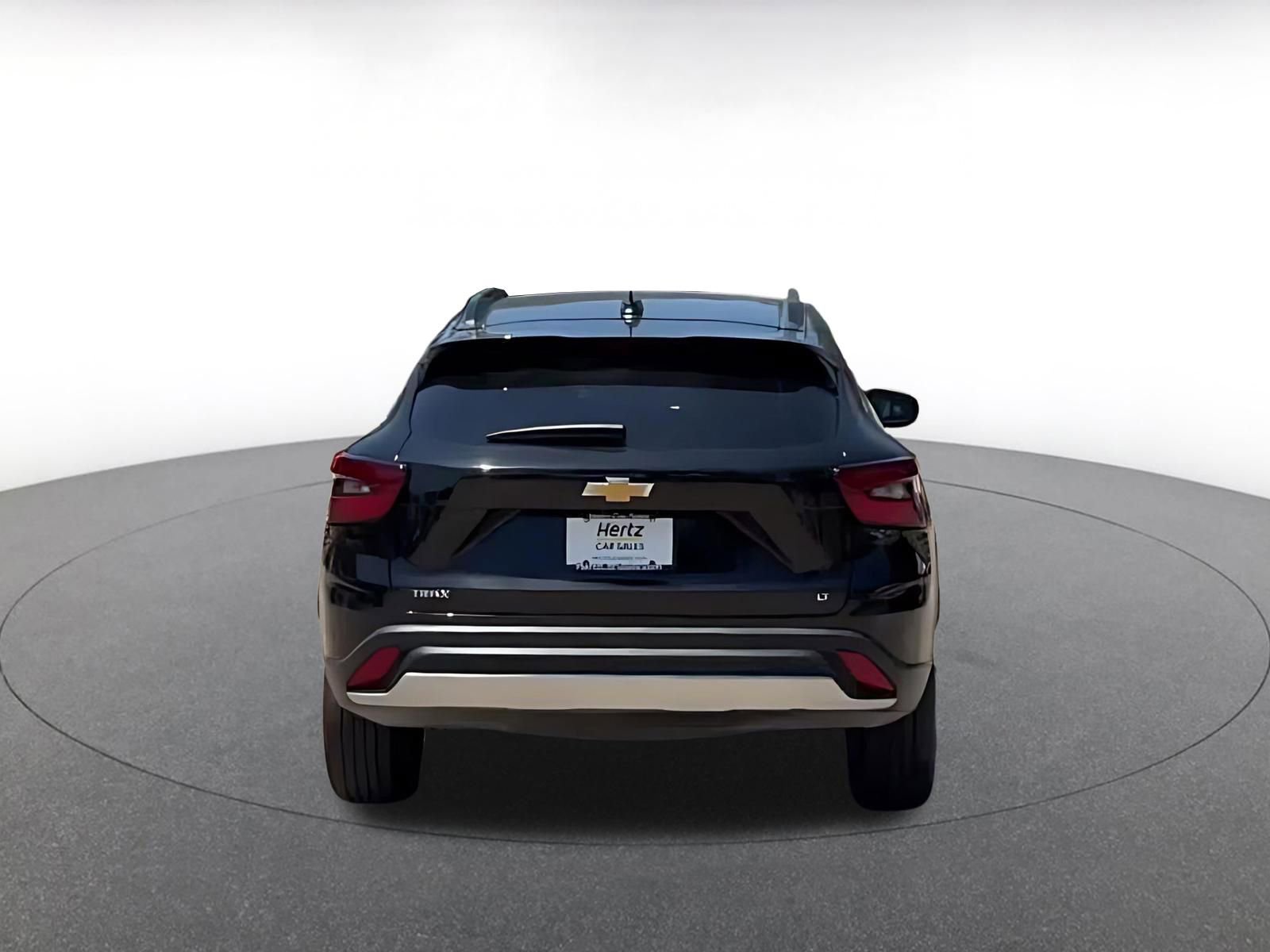 Used 2025 Chevrolet Trax LT FWD image 7